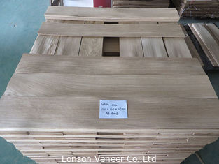 Ván sàn gỗ sồi được cắt xẻ kỹ thuật Veneer Chiều rộng 175mm Mật độ trung bình