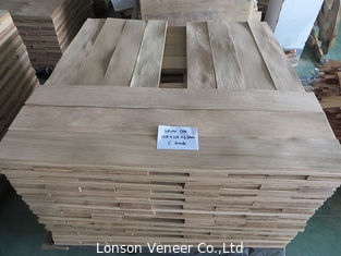 Độ dày tự nhiên 1mm Sàn gỗ Veneer C Lớp rạn xẻ Mật độ trung bình
