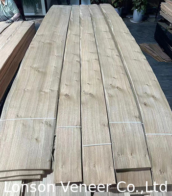 Độ dày 0,50mm Châu Âu White Oak Veneer Knotty Oak hàng hóa trong kho 60.000/SQM