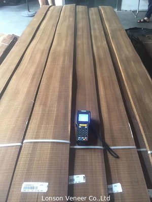 Ván gỗ thông bốc khói cắt thô 0,70MM cho thiết kế tùy chỉnh